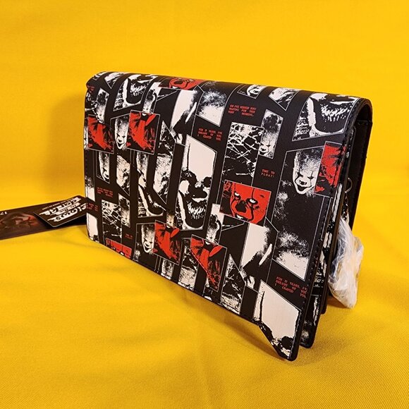 Loungefly IT I Heart Horror It Pennywise Glow In Dark Halloween Crossbody Bag - Picture 7 of 12